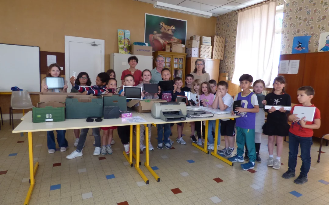 La classe de Mme Nourry et les représentants de Syntaxe Erreur 2.0